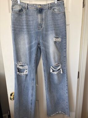 Light Blue Distressed Women’s Y2K Jeans Wide Legged Jeans Size XXL